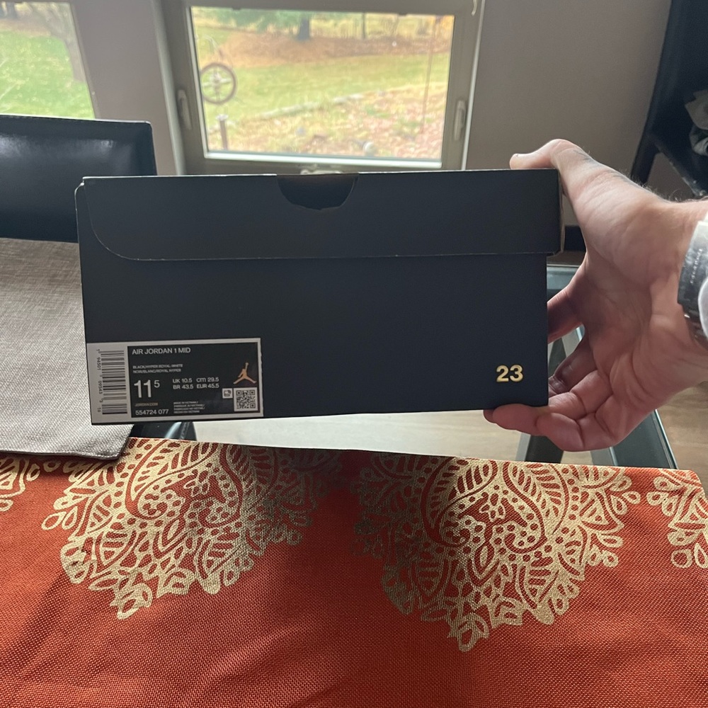 Jordan 1 black/hyper royal/white 11.5 BNIB